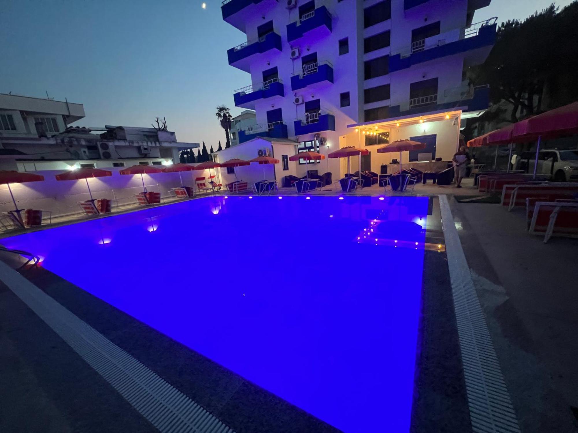 Blue Balcony Hotel Golem  Esterno foto