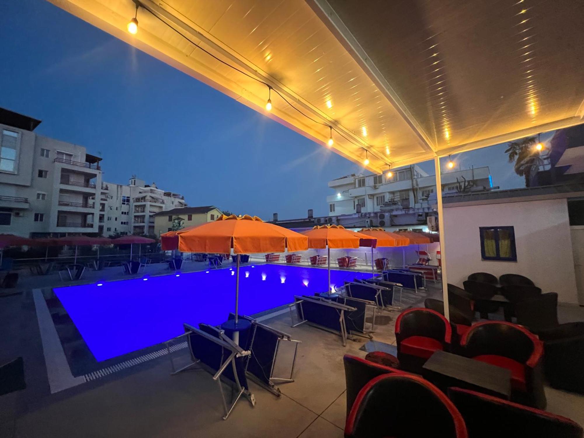 Blue Balcony Hotel Golem  Esterno foto